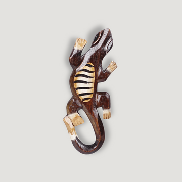 Wooden decorative lizard