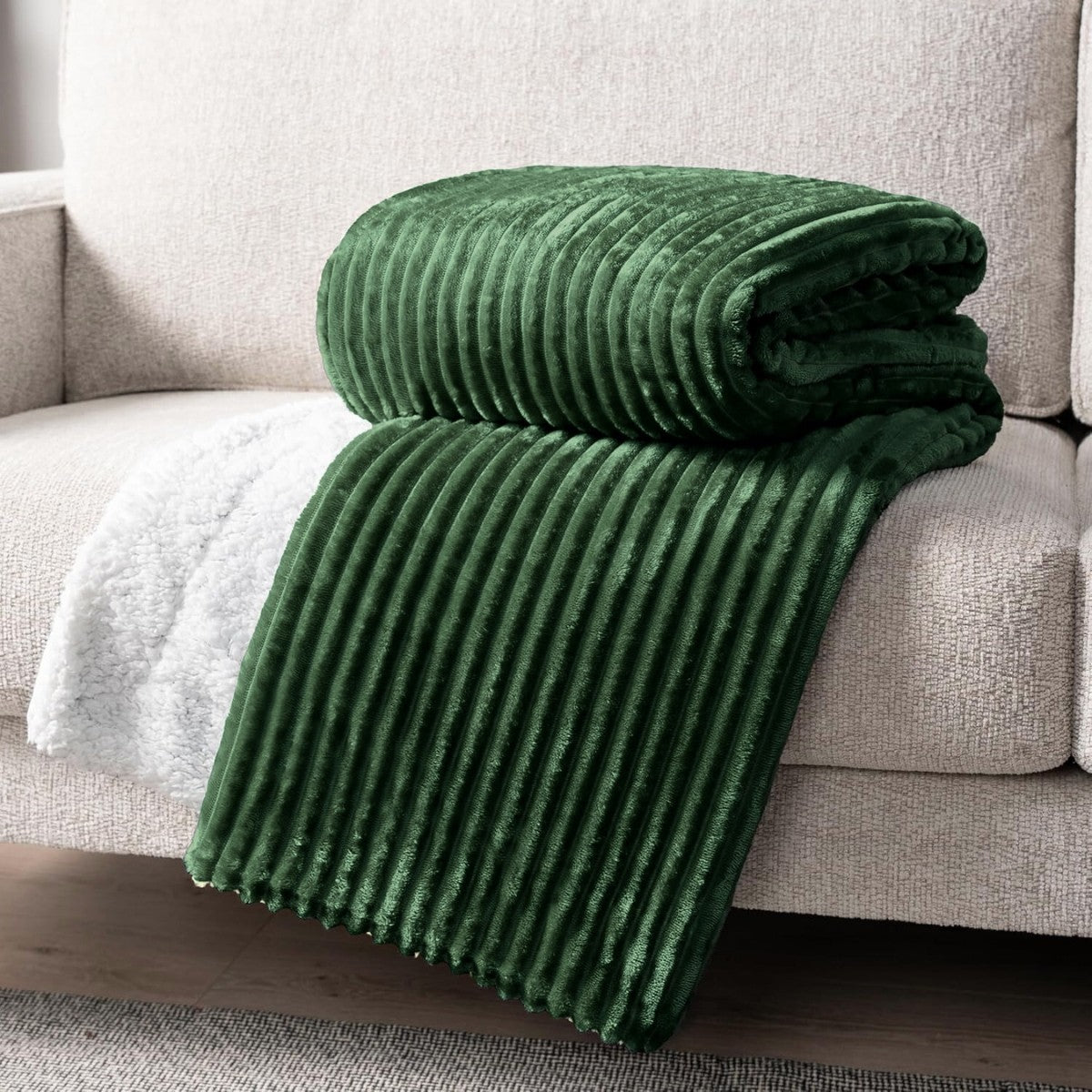 RoyalSoft microplush blanket with lamb - olive 150x200 cm