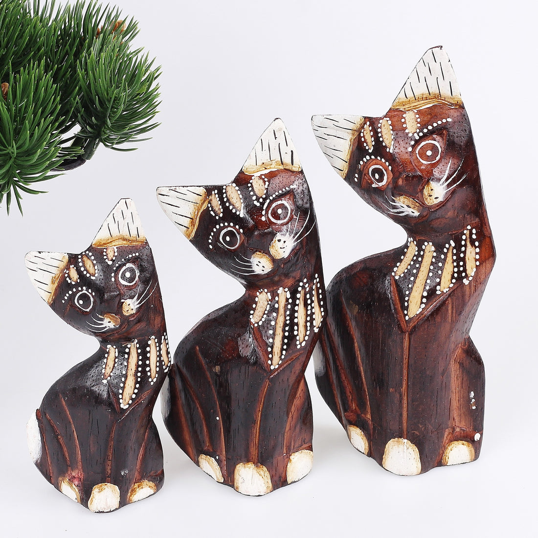 Wooden Decoration Set of Three Cats Majka