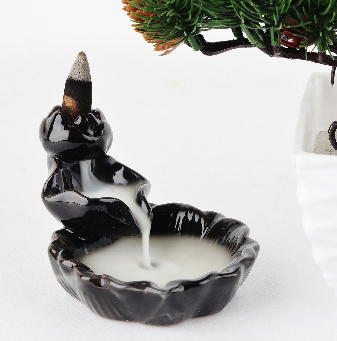 Incense cone stand - Flowing smoke - Ornamental pond